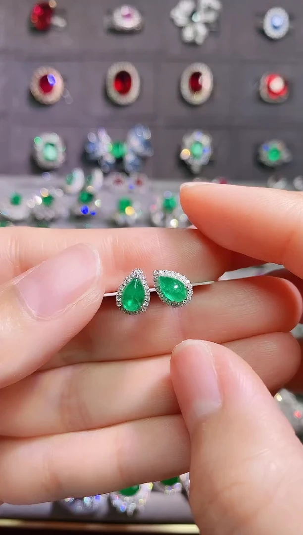 【闪购商品】祖母绿18K金耳饰18K金镶嵌--