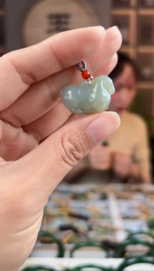 颈饰未镶嵌和田玉拍一发一，拍一发一