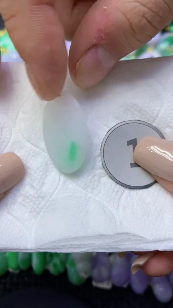 颈饰未镶嵌翡翠天然缅甸翡翠A货