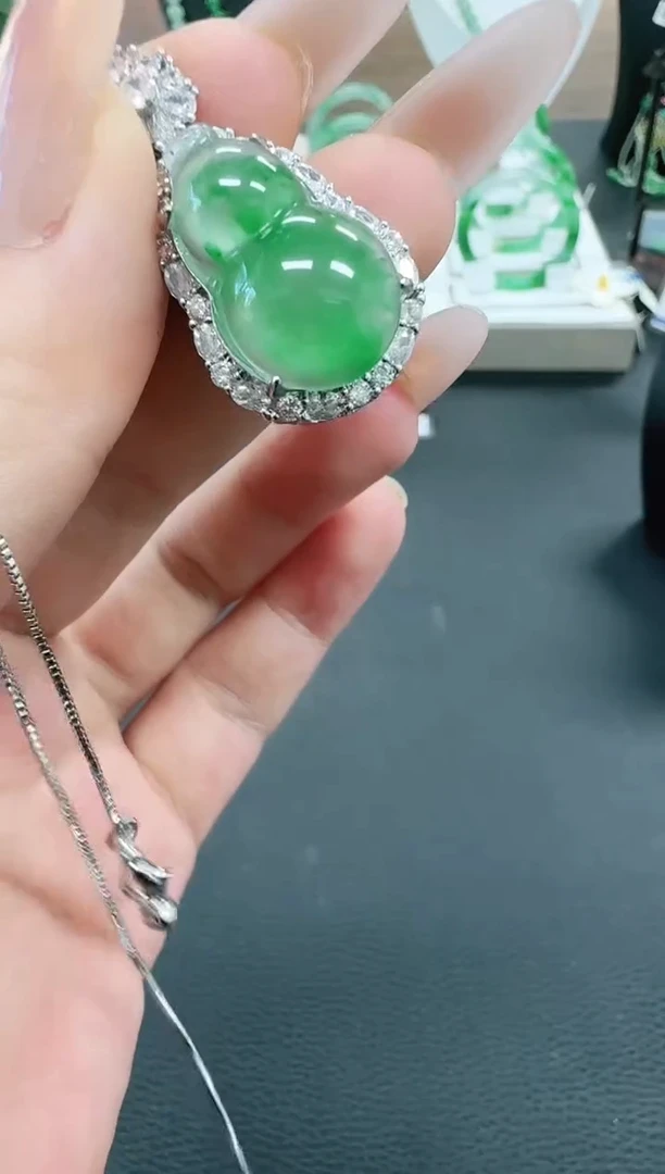 未镶嵌1石英质玉（非洲翠）/4600