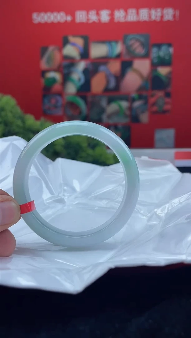 翡翠手镯未镶嵌手镯1