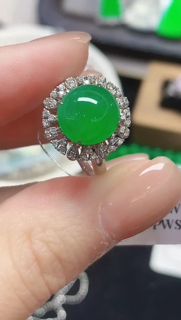 18K金镶嵌戒指翡翠LSE