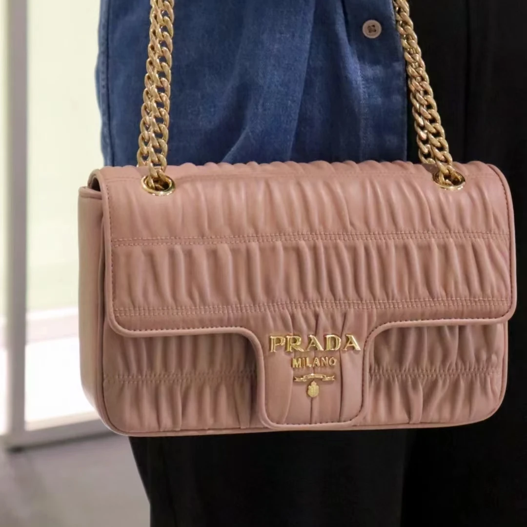 95新 Prada/普拉达 胖虎安安/普拉达/95新/公价0/箱包/07140141
