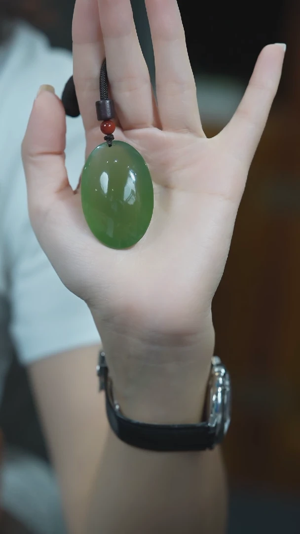未镶嵌岫玉颈饰原石