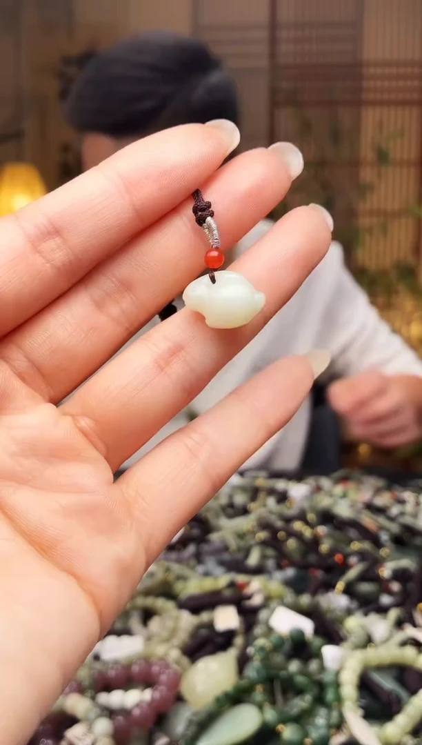 颈饰未镶嵌和田玉多样性发货，拍一发一