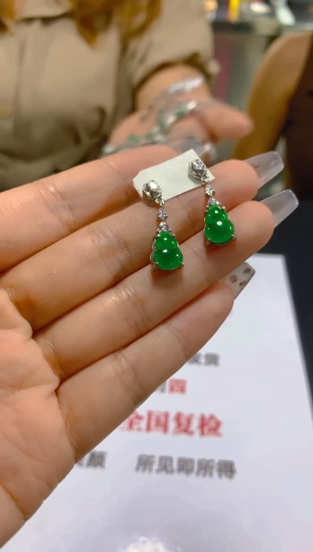未镶嵌翡翠耳饰多样性发一