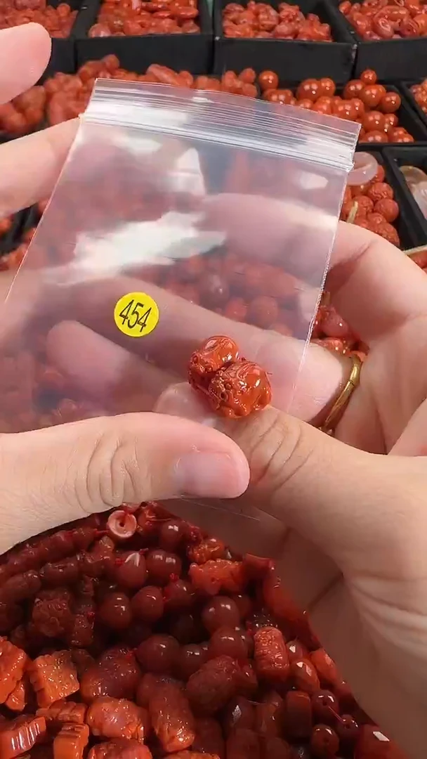 颈饰未镶嵌南红玛瑙1