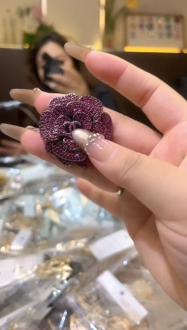 锆石铁合金精品饰界