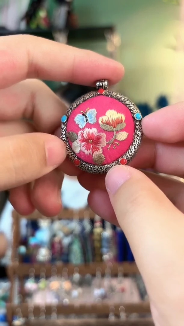 织绣彩云南阁非遗老绣537
