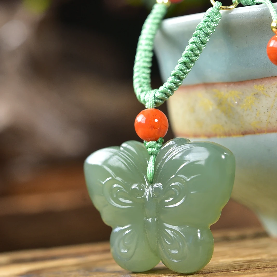 和田玉蝴蝶吊坠挂件