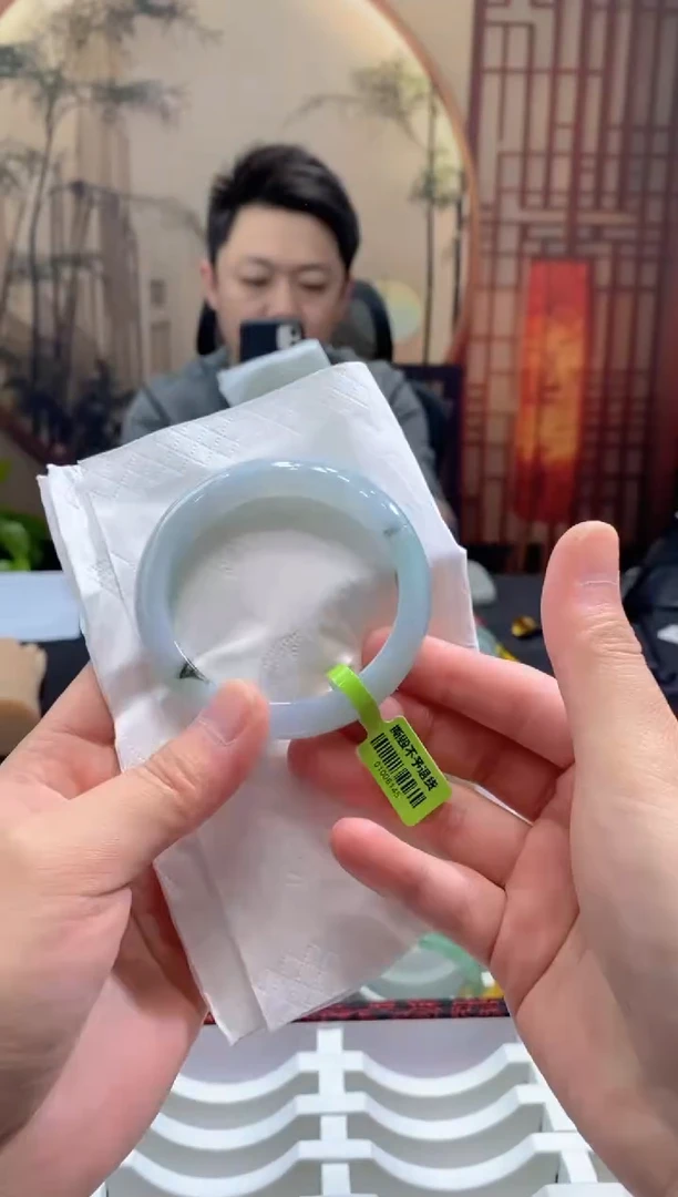 未镶嵌手镯翡翠000084641