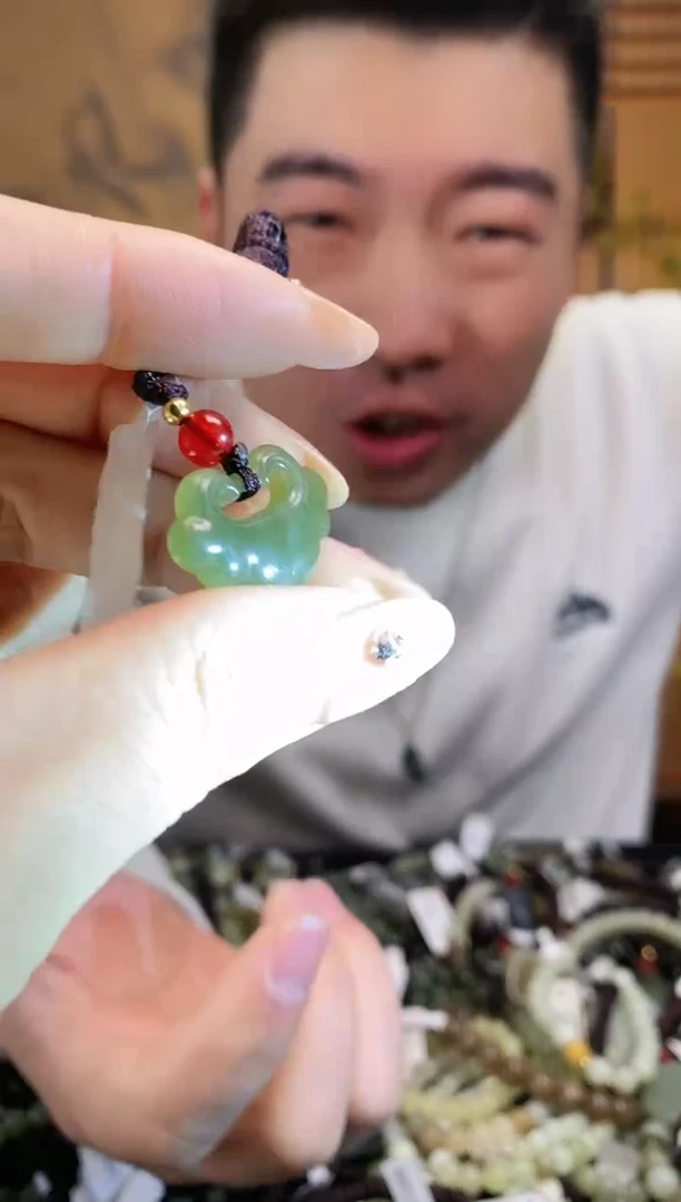 【闪购商品】和田玉颈饰未镶嵌多样性发货，拍一发一