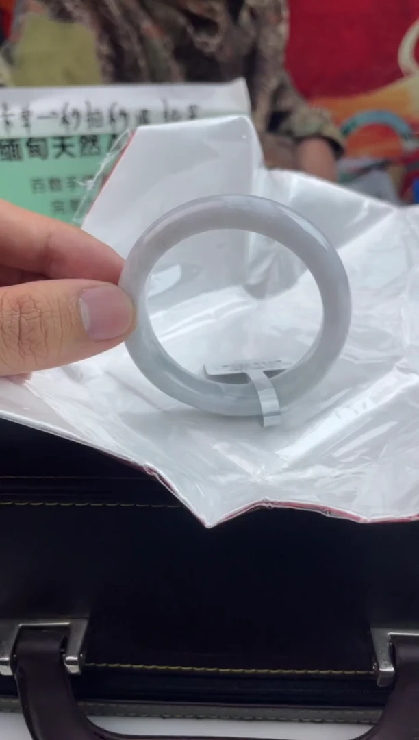 【闪购商品】翡翠手镯未镶嵌6翡翠手镯（微瑕）