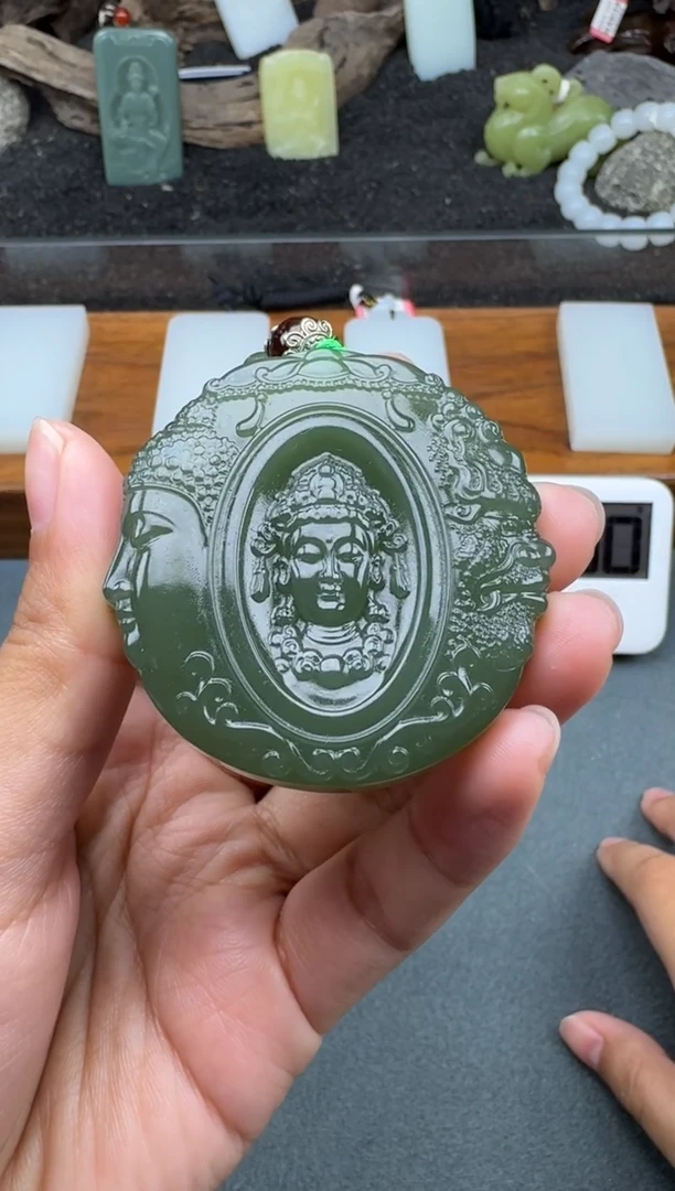 颈饰未镶嵌和田玉1