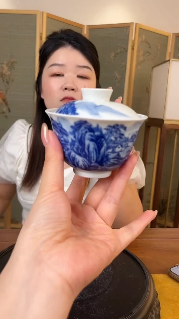 摆件青花山水二才盖碗
