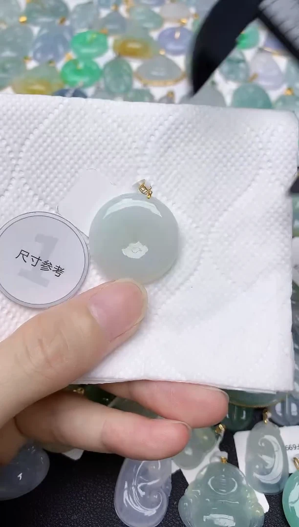 翡翠18K金镶嵌颈饰天然A货翡翠