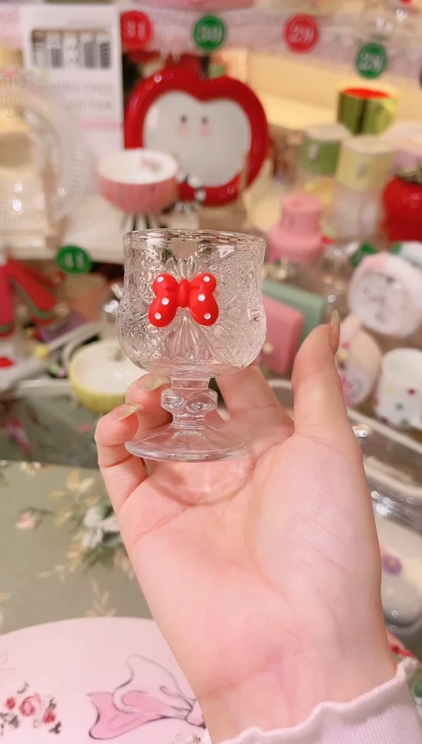 【闪购商品】摆件蝴蝶结高脚白酒杯品质好，发货快，放心拍