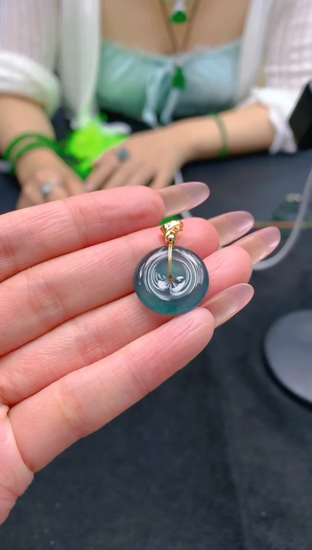 翡翠未镶嵌颈饰天然A货翡翠