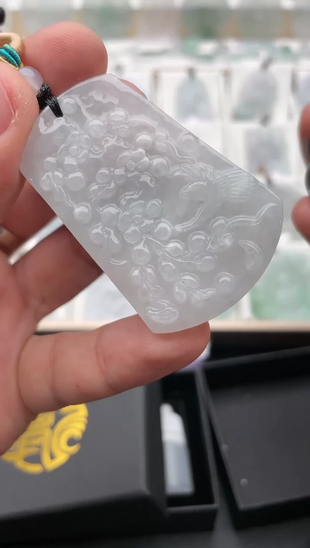 翡翠未镶嵌颈饰..../5/11/  407