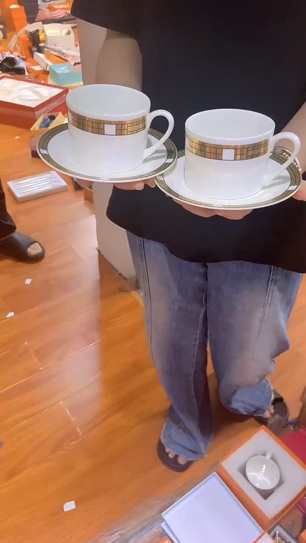 杯鸿辉家品牌瓷器，京东包邮！