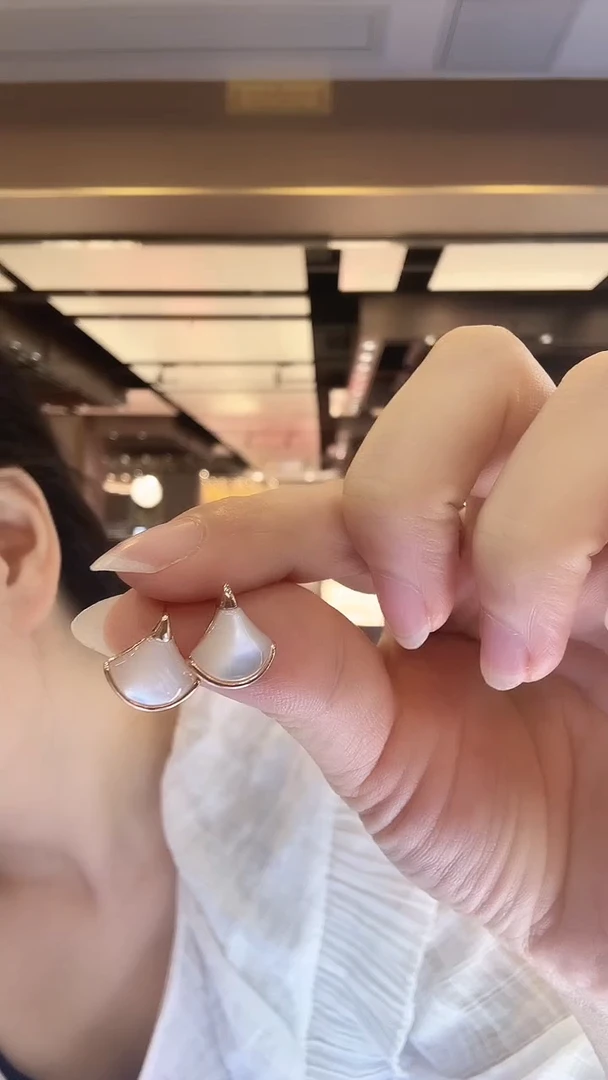 18K金镶嵌贝壳（贝母）耳钉耳钉