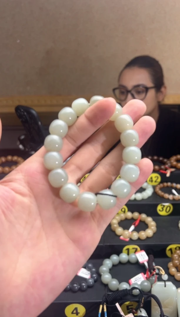 手串未镶嵌和田玉且末料青白玉老型珠手串卡13*14