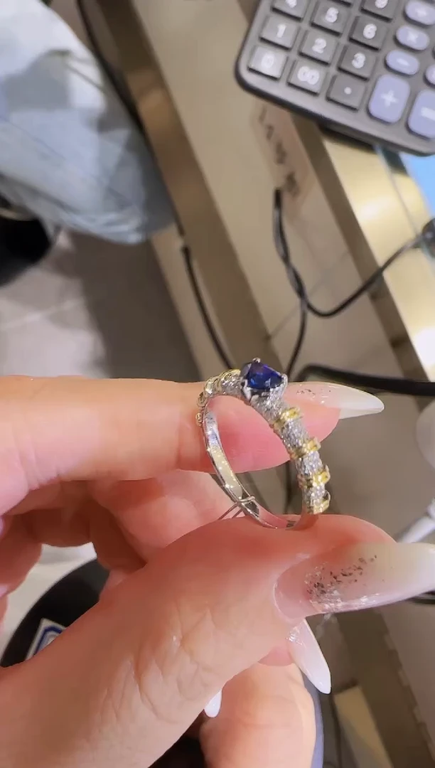 戒指蓝宝石18K金镶嵌精选M-戒指