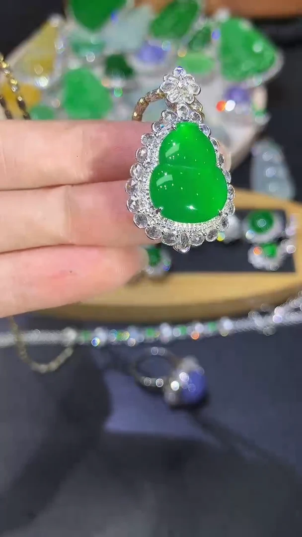 翡翠18K金镶嵌吊坠(不含链)团购