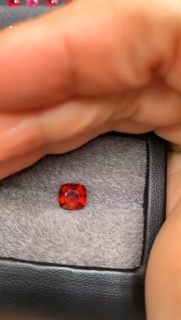 【闪购商品】定制尖晶石裸石未镶嵌枕型 火焰红色调 2.18ct