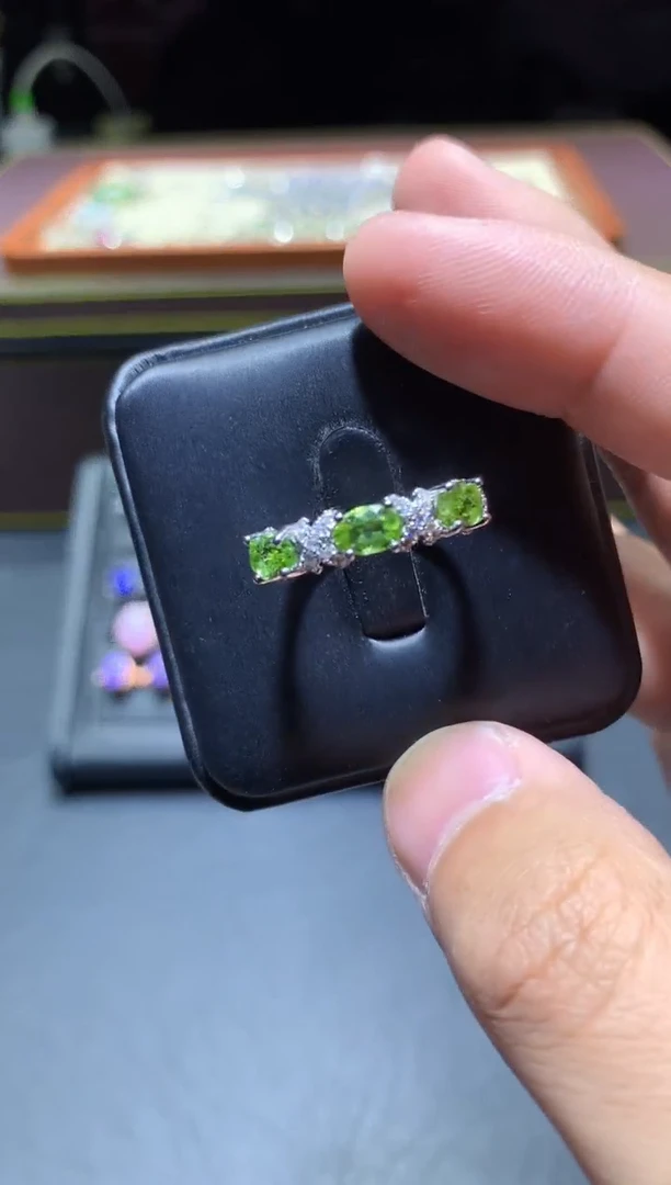 【闪购商品】橄榄石戒指未镶嵌T69