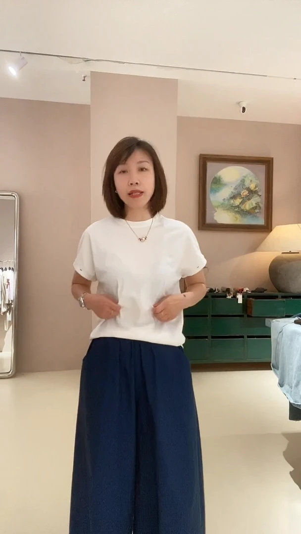白色T恤M。。。。。。。。