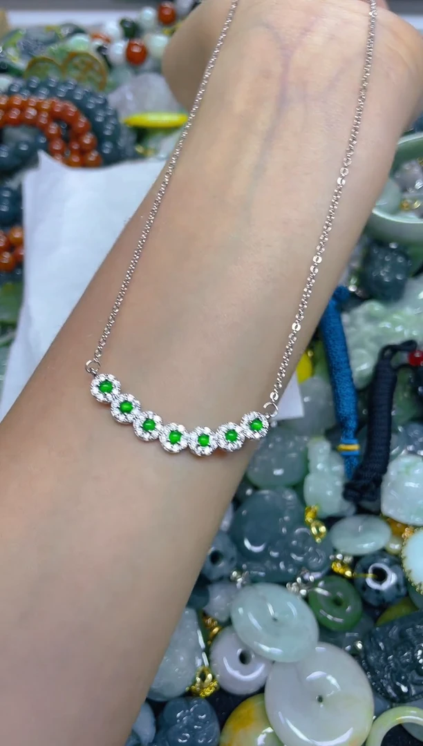 颈饰未镶嵌翡翠/ H /翡翠A货，一件也是批发价