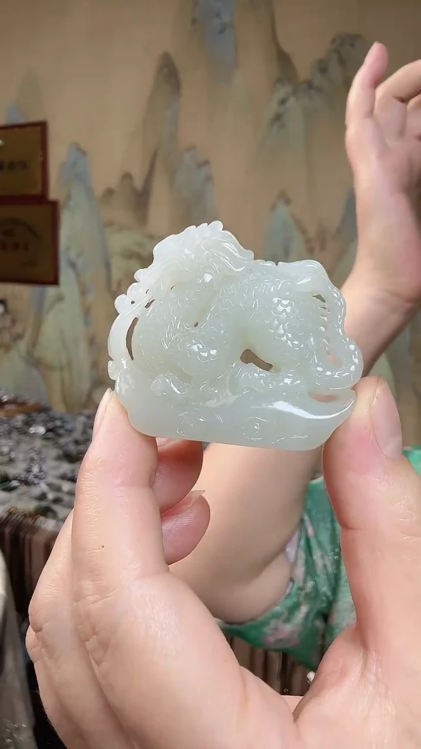 颈饰未镶嵌和田玉.