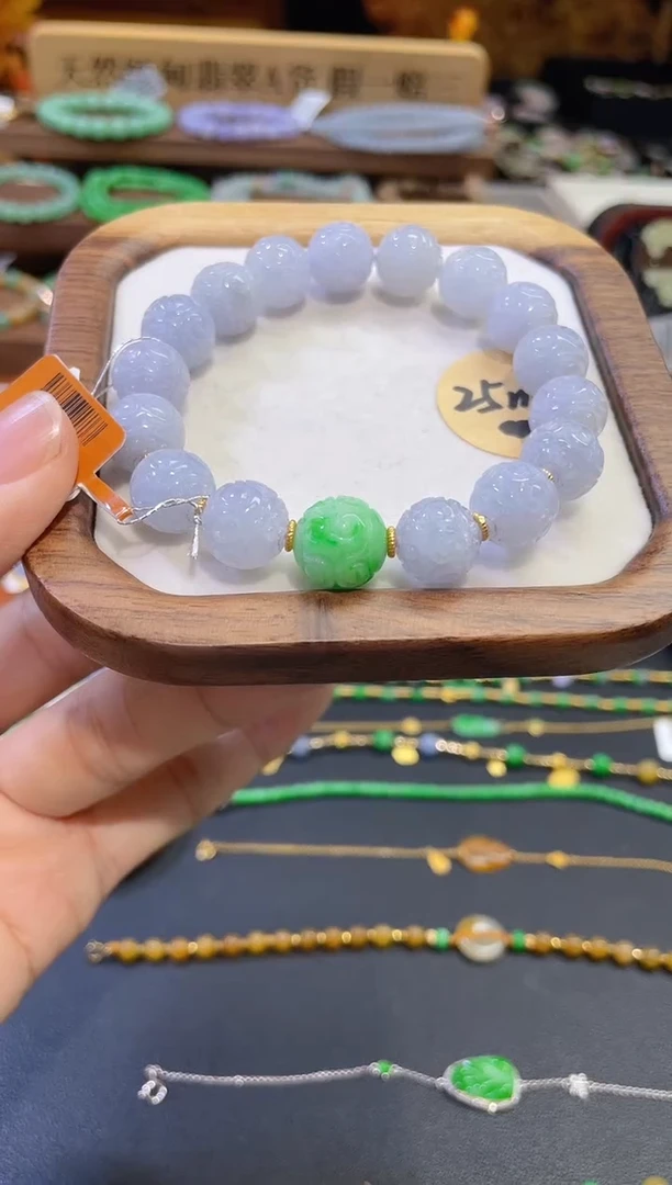 颈饰未镶嵌翡翠手串