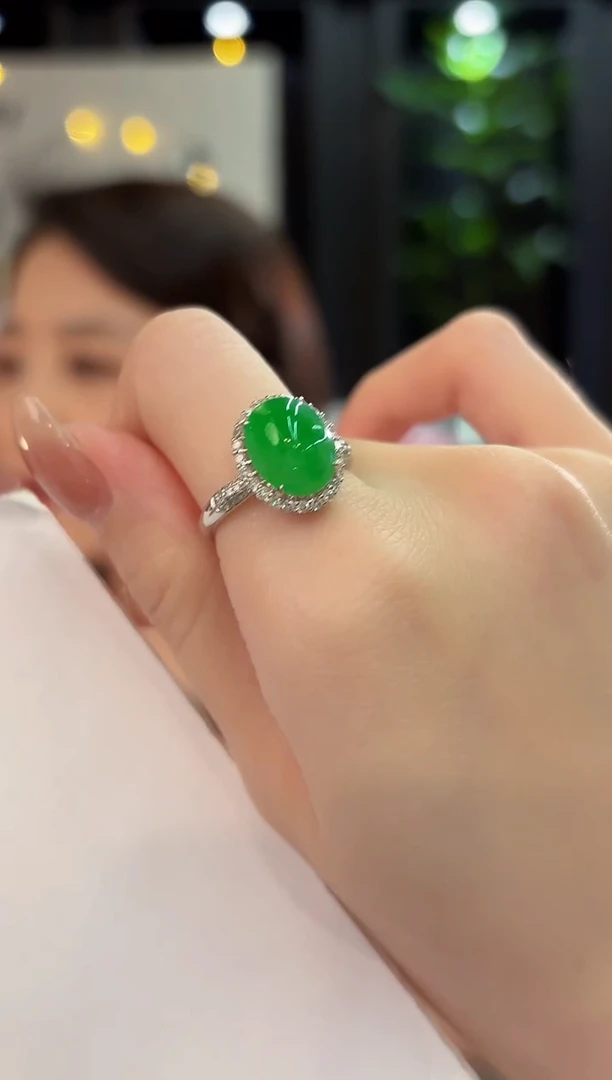 18K金镶嵌戒指翡翠 缅甸A货/支持复检/一件