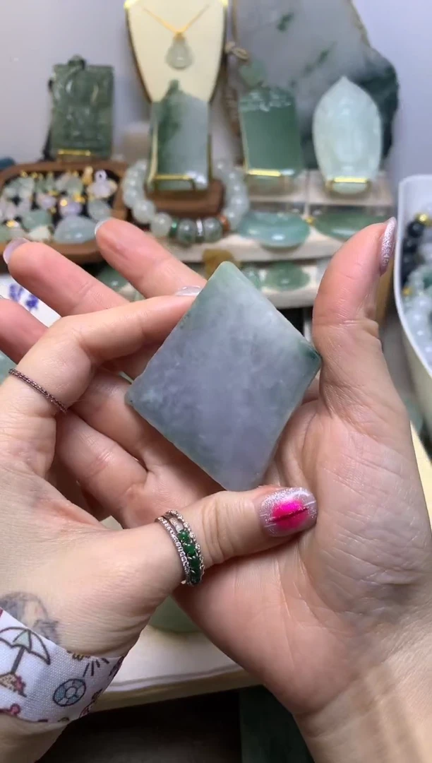 翡翠挂件未镶嵌缅甸A货翡翠，没有运费险