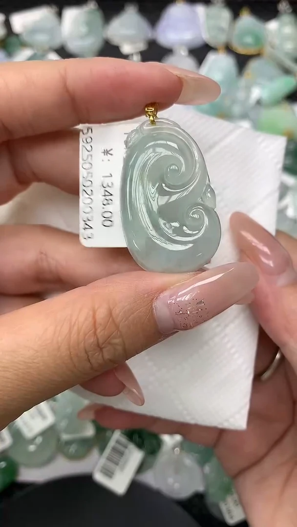 颈饰18K金镶嵌翡翠1111111111