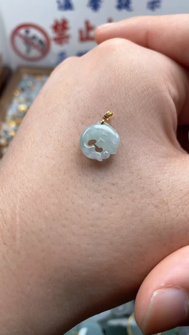 【闪购商品】翡翠颈饰未镶嵌哥哥