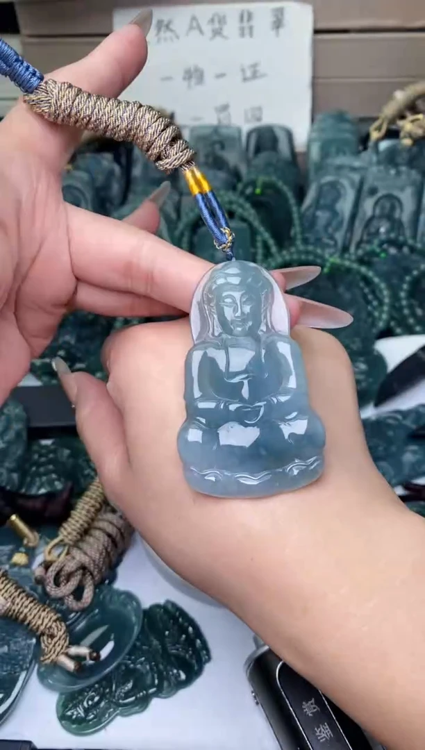 颈饰未镶嵌翡翠