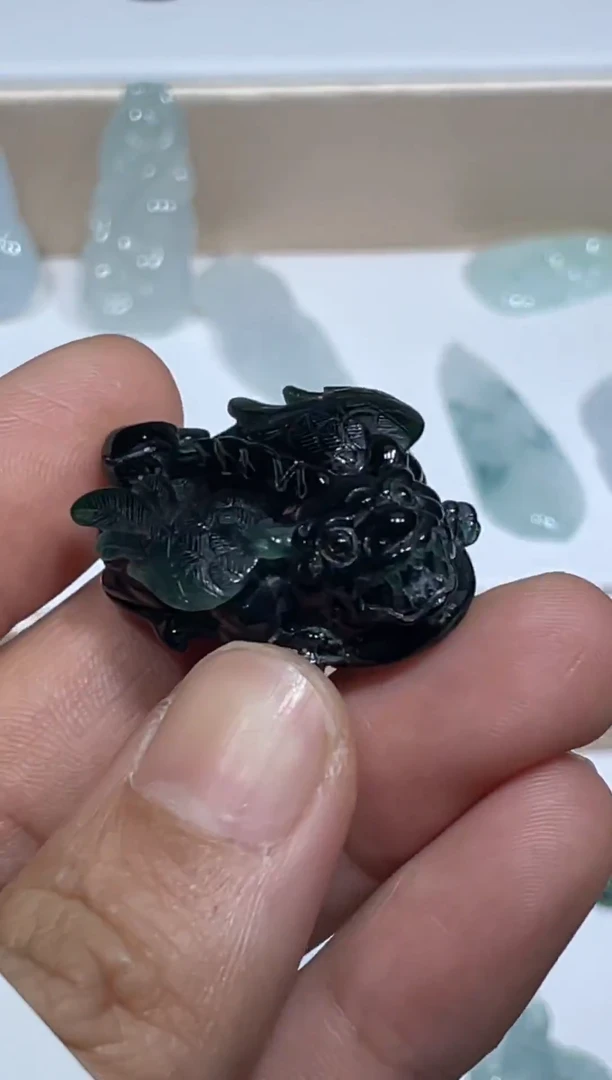 颈饰未镶嵌翡翠天然翡翠A货