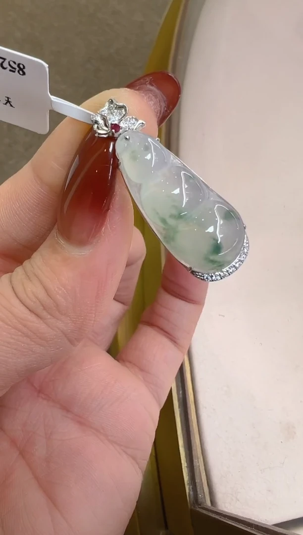 【闪购商品】翡翠吊坠(不含链)18K金镶嵌多样性团购发一件