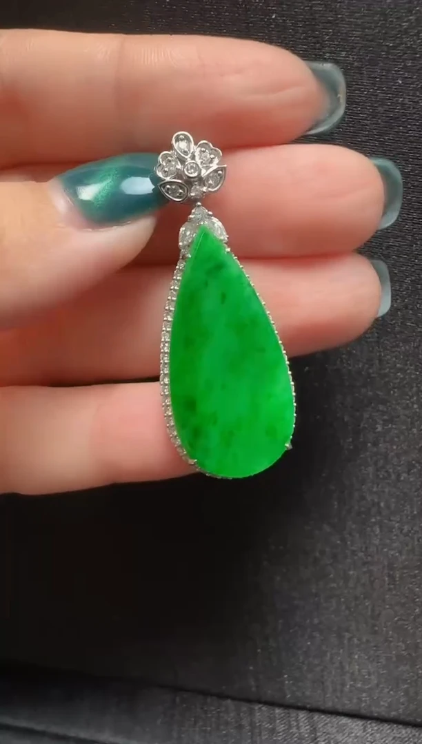 【闪购商品】翡翠颈饰18K金镶嵌153水滴一个