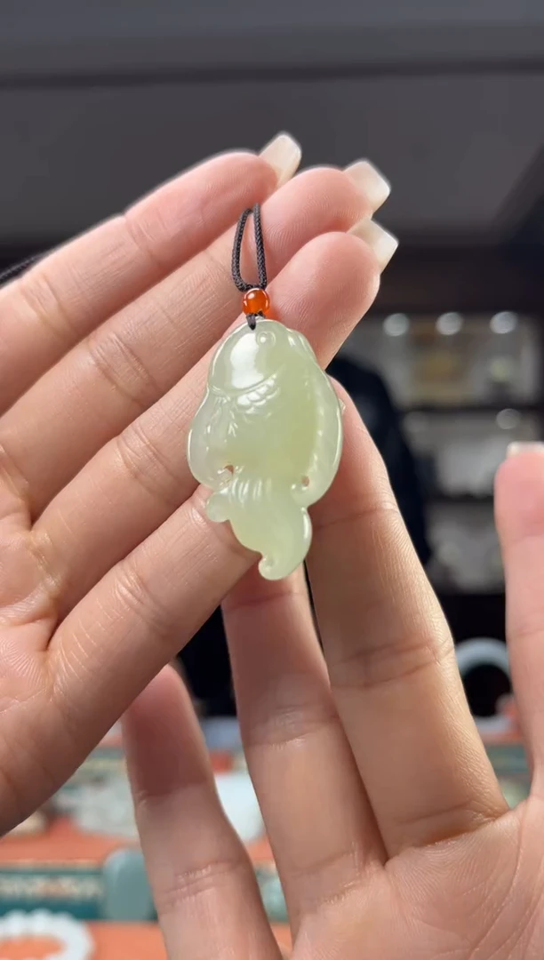 颈饰未镶嵌和田玉1包容