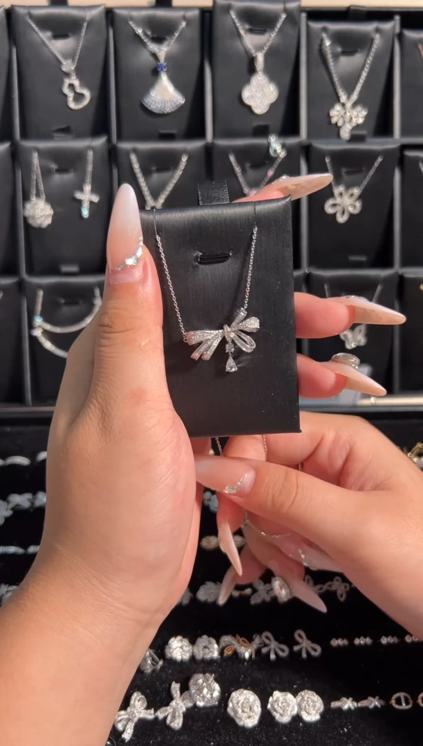 项链18K金镶嵌钻石在逃公主项链