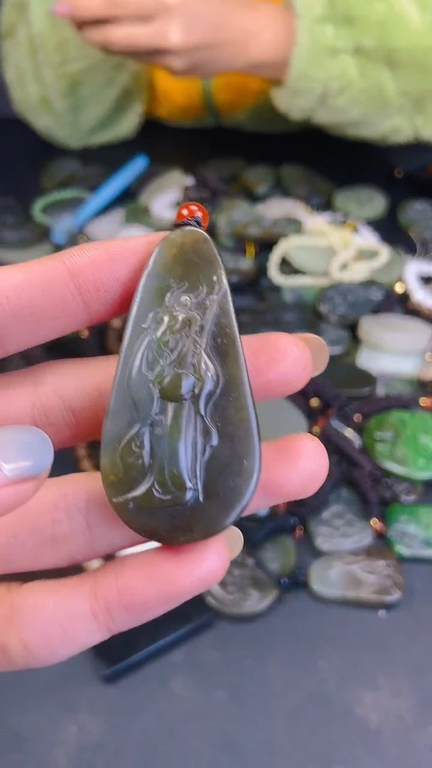 颈饰未镶嵌和田玉1