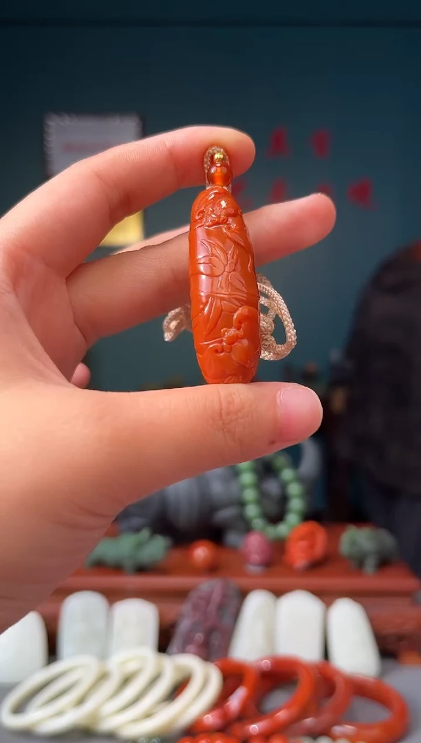 南红玛瑙未镶嵌颈饰吊坠