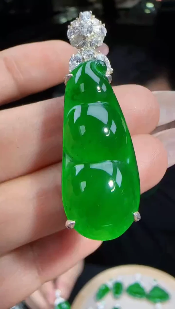 未镶嵌定制翡翠翡翠吊坠176