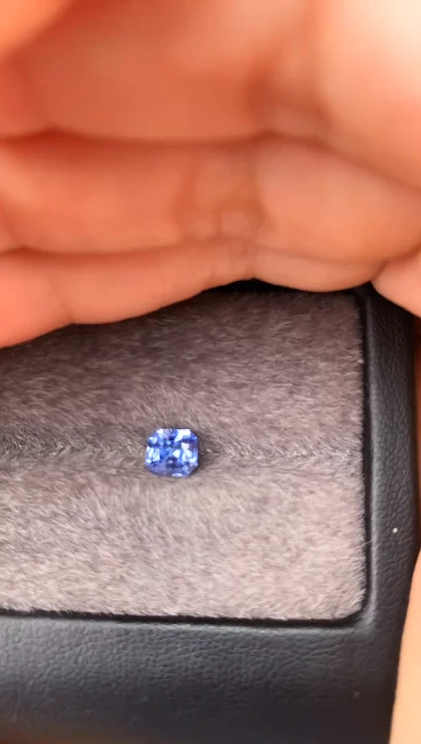 未镶嵌裸石定制蓝宝石雷切型 矢车菊 1.09ct