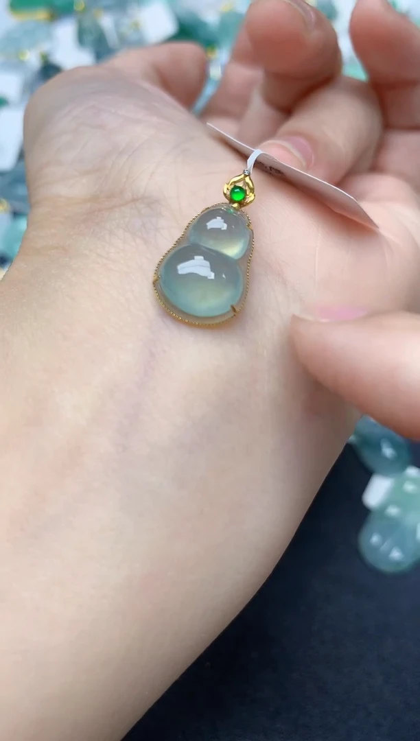 颈饰18K金镶嵌翡翠天然缅甸A货翡翠