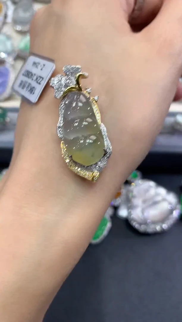 【闪购商品】翡翠吊坠(不含链)18K金镶嵌w118